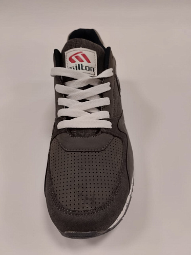 Кроссовки муж. Milton