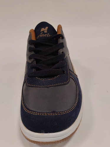 Кроссовки жен. Sarmeluns