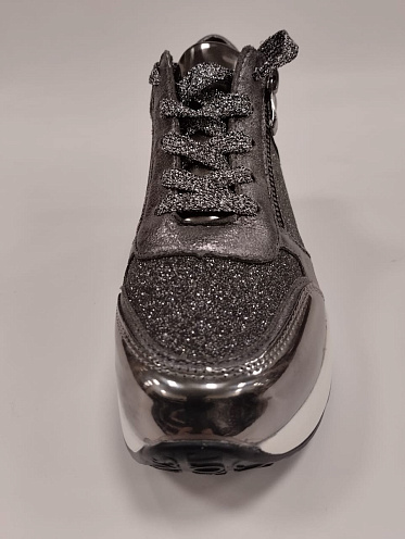 Кроссовки жен. Adiboaz